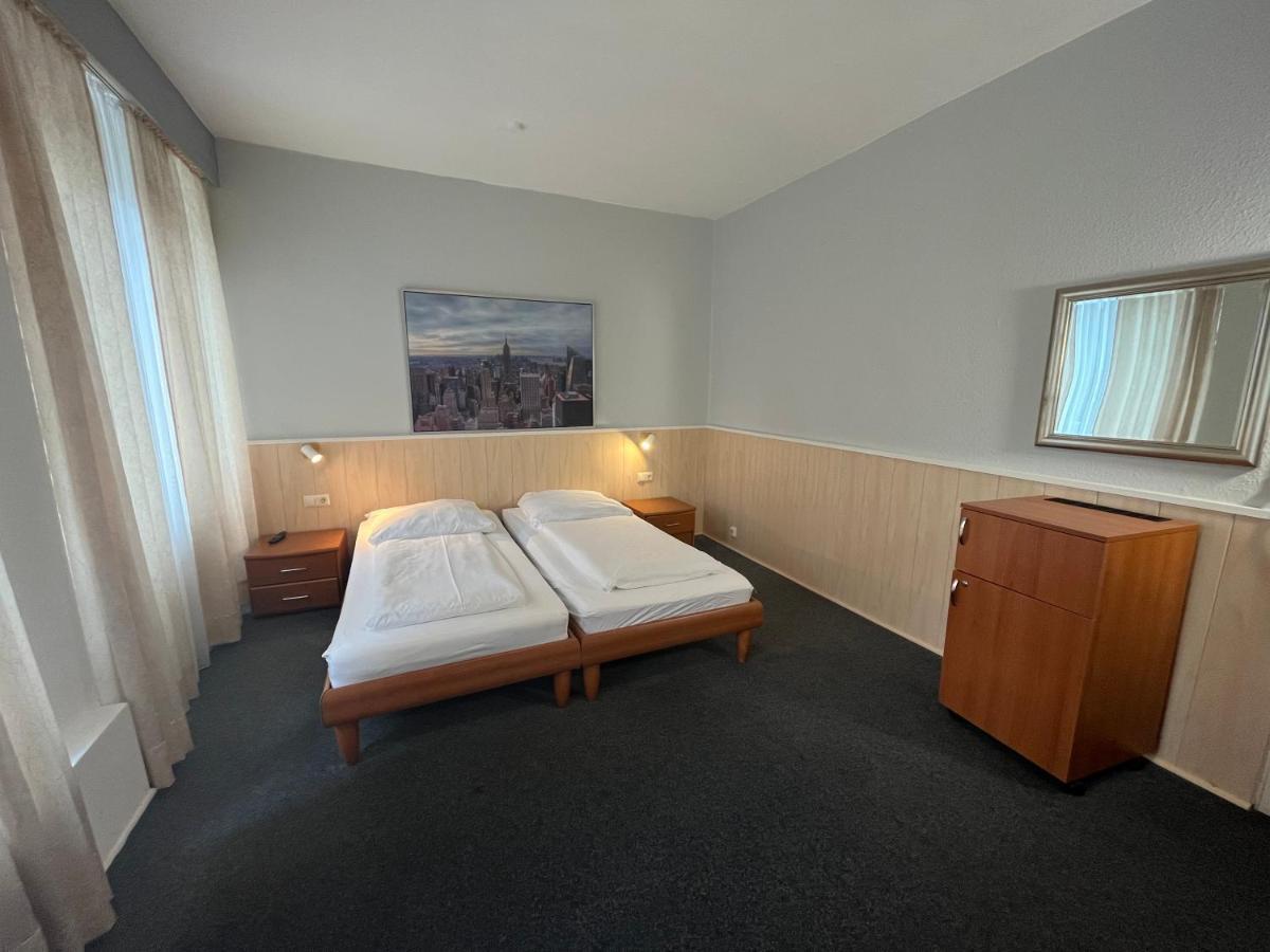 הנובר Hotel Schwarzer Baer מראה חיצוני תמונה